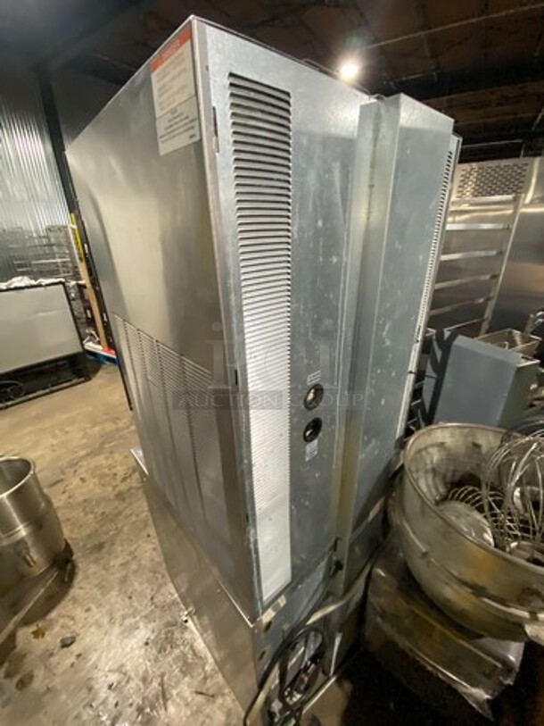 AMAZING! Manitowoc Multiplex Smoothie Workstation! On Single Door Undercounter Cooler! With Poly Bins! All Stainless Steel! Model: MB81 SN: 1611150001561 115V 60HZ 1 Phase - Image 4 of 11