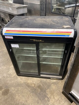 True Commercial Countertop/ Undercounter 2 Door Cooler Merchandiser! With View Through Doors! Poly Coated Racks! Model: GDM09 115V 60HZ 1 Phase
