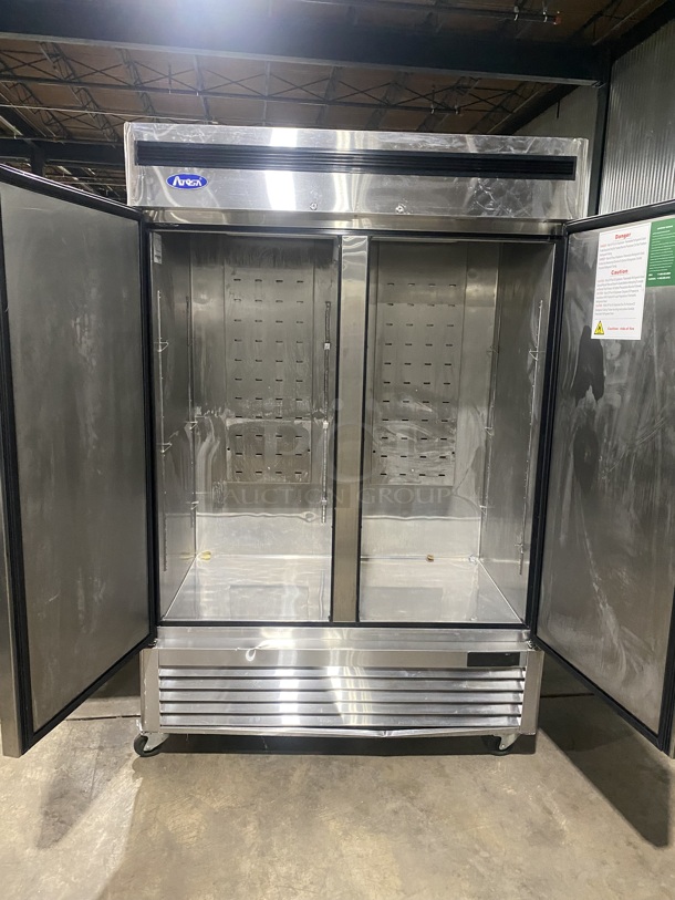 Nice! 2020 Late Model! Atosa 2 Door Reach-in Vertical freezer! Stainless Steel! MODEL: MBF8503GR SN: MBF8503GRAUS100320070600C40023 115V 1PH! Working When Removed! - Image 4 of 7