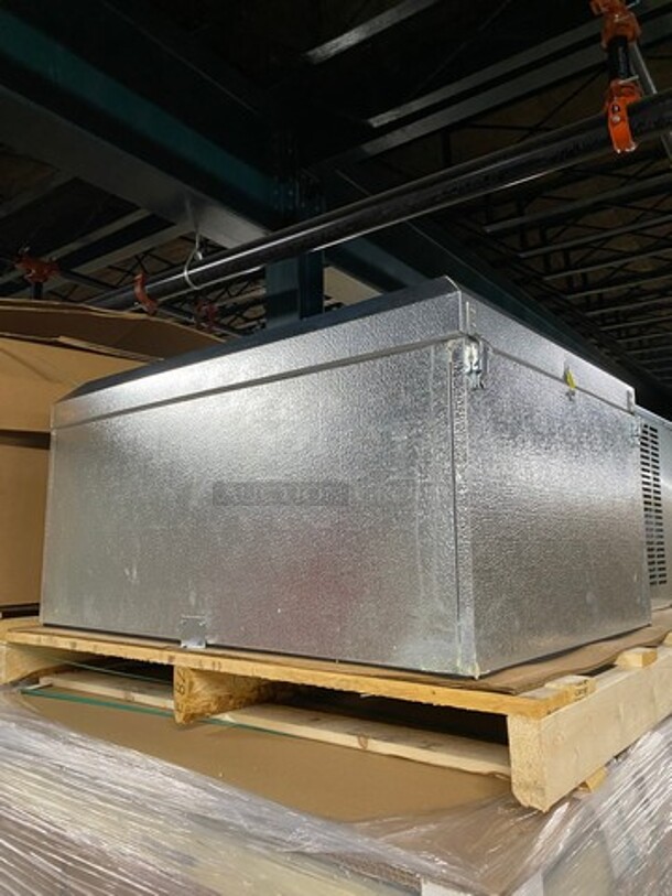 AWESOME! BRAND NEW! IN THE BOX! Norlake Commercial Self Contained 6x6 Walk-In Freezer! With Floor! Model KL66-CR-M! Self Contained Compressor/Blower 208/230V 1 Phase! - Image 10 of 12