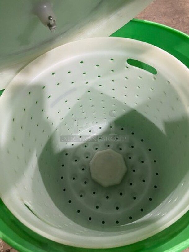 Electrolux Greens Machine Salad Spinner! - Image 4 of 6