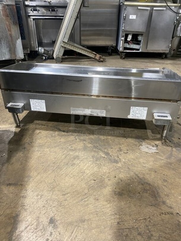 NEW! OUT OF THE BOX! Star Max Commercial Countertop Electric Powered Mirror Shine Flat Top Griddle! With Back And Side Splashes! All Stainless Steel! On Small Legs! - Image 3 of 11
