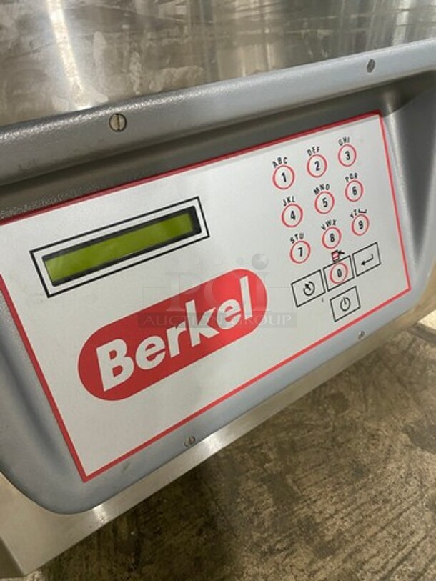 WOW! NEW! OUT OF THE BOX! LATE MODEL! 2015 Berkel Commercial Countertop Vacuum Sealer! Stainless Steel Body! Model: 350 SN: 12391EK1040439 120V 60HZ 1 Phase - Image 7 of 9