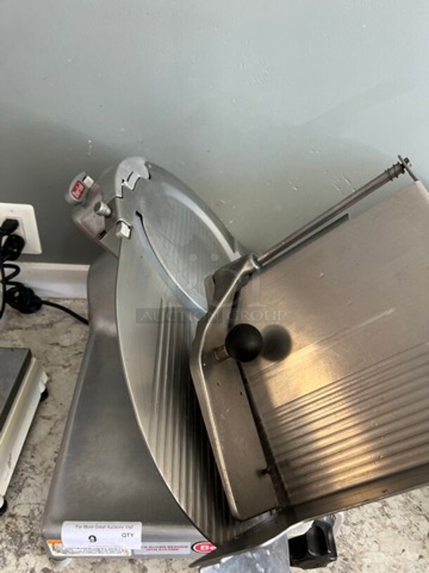 Berkel Commercial Countertop Deli/ Meat Slicer! All Stainless Steel! WORKING WHEN REMOVED! Model: 909AM SN: 9356212214107 115V - Image 2 of 8