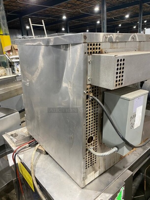 Southbend Single Deck Convection Oven! With View Through Doors! Metal Oven Racks! All Stainless Steel! - Image 4 of 8