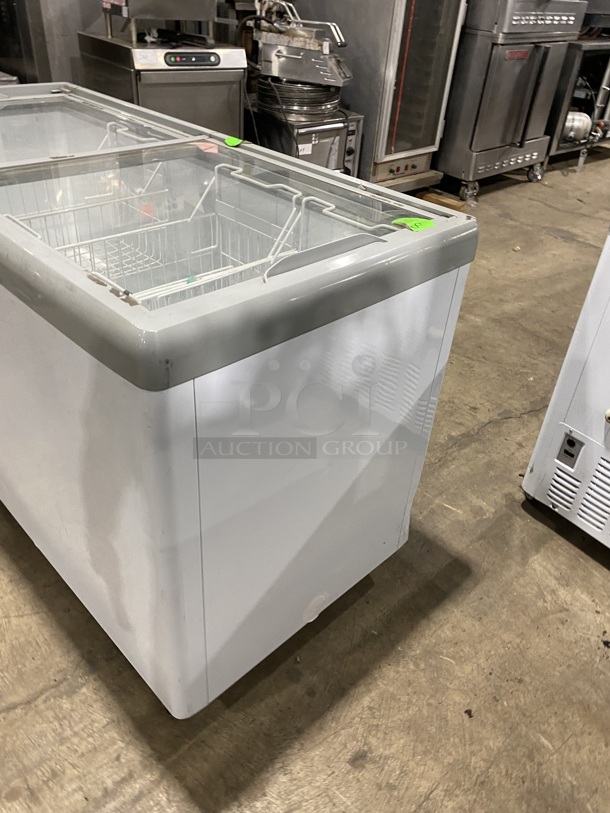 Kelvinator Commercial  Ice Cream Dipping/Display Freezer! MODEL: KCNF140WH SN:33170 115V! Working When Removed! ON Casters! - Image 4 of 7