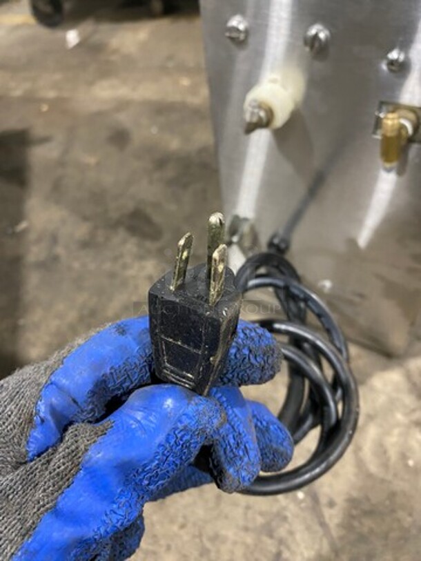 Curtis Commercial Countertop Iced Tea Brewer Machine! All Stainless Steel! Model: RTB SN: 13262793 120V 60HZ 1 Phase - Image 6 of 9