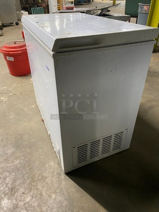 Haier White Commercial Chest Freezer/ Cooler! Model: IICM071PA SN: B300GJE5600WTDCR2117 115V 60HZ - Image 2 of 8