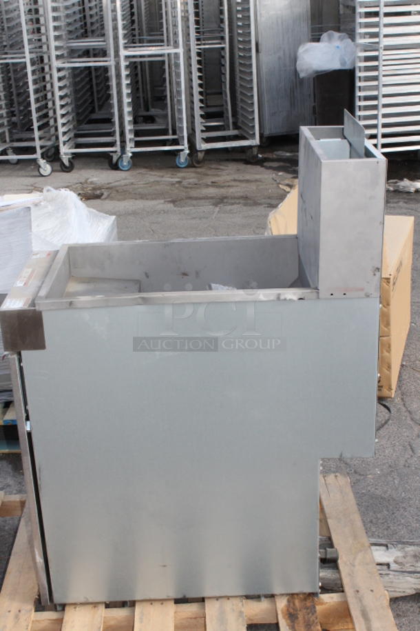 BRAND NEW SCRATCH & DENT! Vulcan LG300-1 35-40 lb. Natural Gas Floor Fryer - 90,000 BTU. Unit is dented, Missing Fry Baskets. S/N: DV 1175704 - Image 5 of 8