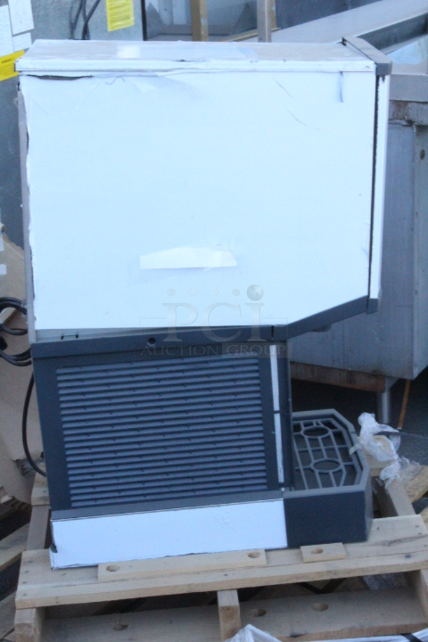 BRAND NEW SCRATCH & DENT! Scotsman HID312A - 1A Scotsman HID312A-1 Meridian Countertop Air Cooled Ice Machine and Water Dispenser - 12 lb. Bin Storage S/N: 23071320013785 16-1/4x24-3/8x35 - Image 4 of 8