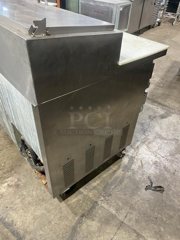 Leader! Stainless Steel Pizza Prep Table! Double Cold Storage! with/ Poly Cutting Board! On Wheels!
115V! 1 Phase! 60 HZ! - Image 4 of 9