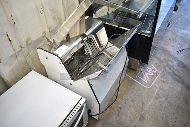 BRAND NEW SCRATCH AND DENT! Estella 348BSL34 Metal Commercial Countertop 3/4" Bread Loaf Slicer. 110 Volts, 1 Phase. Tested and Working! - Image 2 of 5