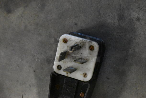 Cleveland Stainless Steel Commercial Countertop Electric Powered Single Deck Steam Cabinet on Table w/ Under Shelf. 250 Volts, 3 Phase. - Image 10 of 10