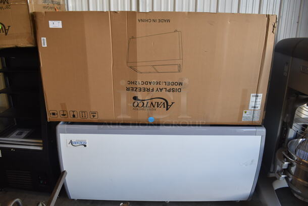 BRAND NEW SCRATCH AND DENT! Avantco 360ADC12HC Metal Commercial Chest Freezer Merchandiser on Commercial Casters. 115 Volts, 1 Phase. 71x28x34. Tested and Working! - Image 2 of 10