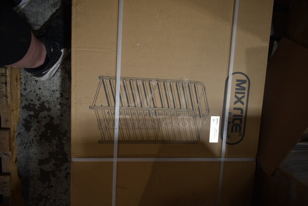 BRAND NEW IN BOX! Mix Rite MPRA-15 Metal Heavy Duty Pan Rack - Image 4 of 4
