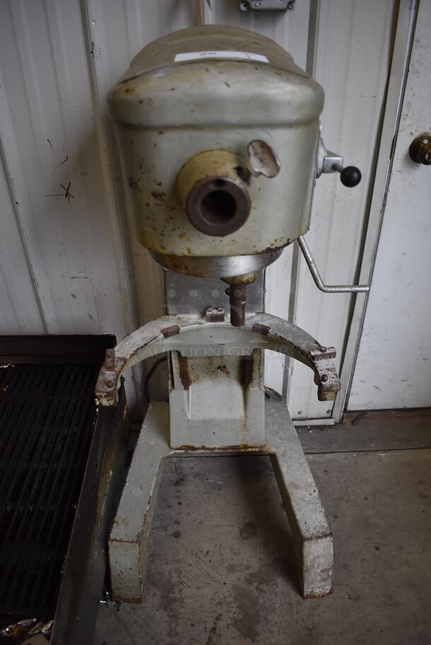 Hobart D300 Metal Commercial Floor Style 30 Quart Planetary Dough Mixer. 115 Volts, 1 Phase. 20x22x45. Tested and Working! - Image 2 of 7