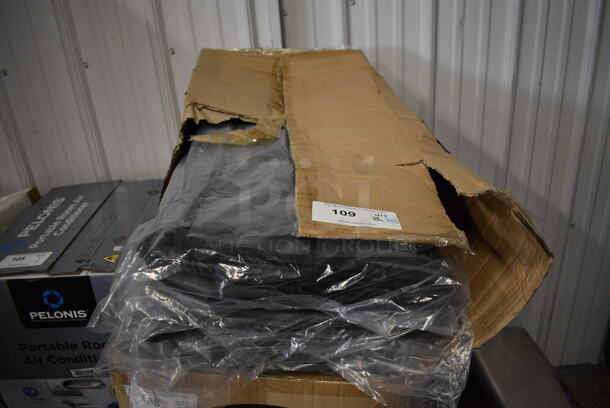 6 BRAND NEW IN BOX! Rubbermaid 529F1400 Gray Insulated Front Load Food Carrying Catering Bags. 18x25x28. 6 Times Your Bid! - Image 4 of 5