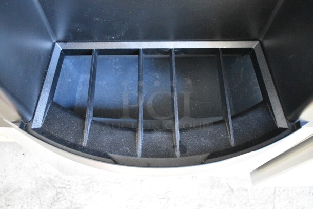 BRAND NEW SCRATCH AND DENT! 2024 Avantco 194HBN12022 22" Wide Hotel Ice Dispenser 120 lb. Capacity. 115 Volts, 1 Phase.  - Image 5 of 9