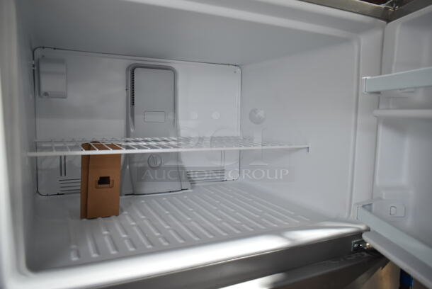 BRAND NEW SCRATCH AND DENT! 2023 Whirlpool WRT311FZDM02 Stainless Steel Cooler Freezer Combo. 115 Volts, 1 Phase. Tested and Powers On But Does Not Get Cold - Image 5 of 8
