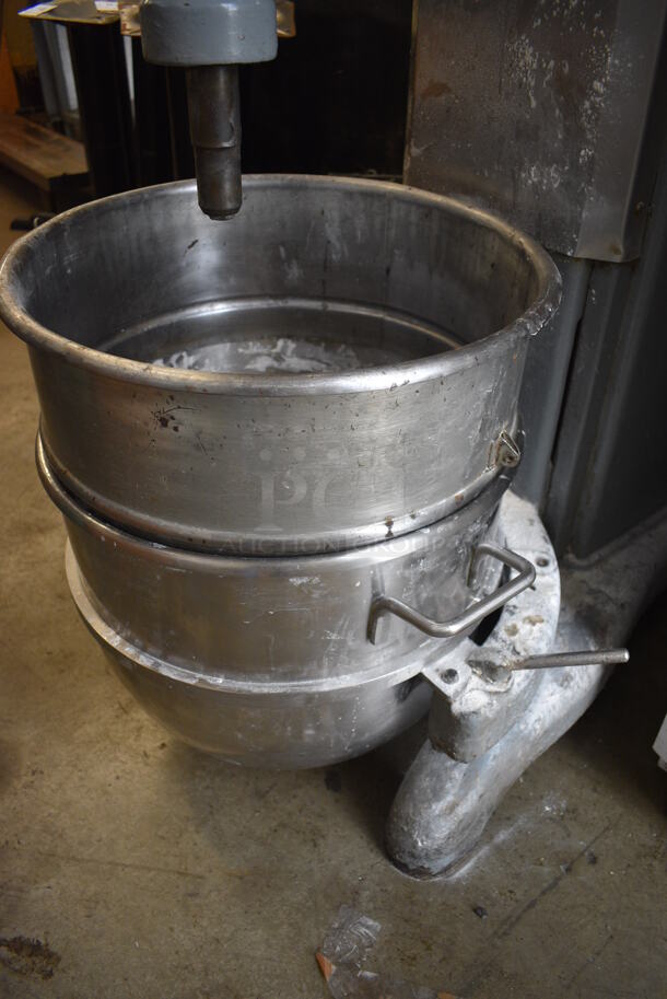Hobart Model H-600 Metal Commercial Floor Style 60 Quart Planetary Mixer w/ Metal Mixing Bowl and Bowl Collar. 208 Volts, 3 Phase. 25x38x56  - Image 5 of 7