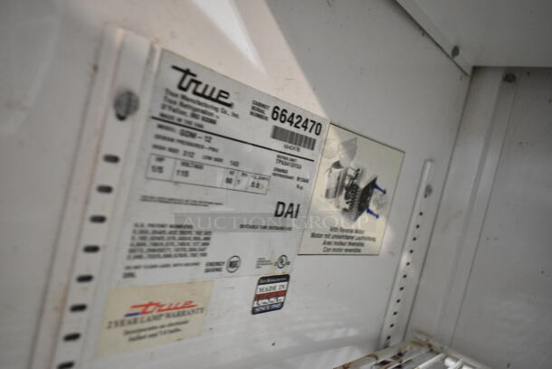 True GDM-12 Metal Commercial Single Door Reach In Cooler Merchandiser w/ Poly Coated Racks. 115 Volts, 1 Phase. Tested and Powers On But Does Not Get Cold - Image 3 of 3