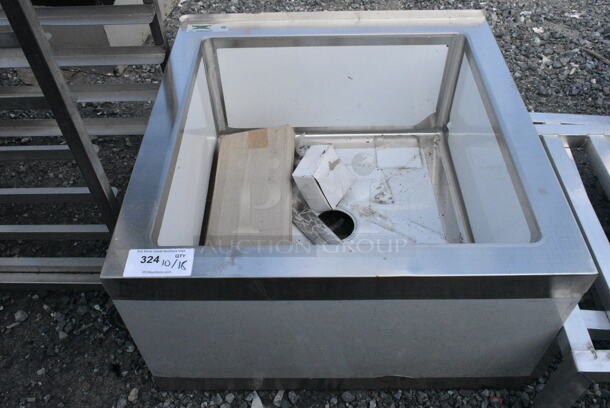 BRAND NEW SCRATCH AND DENT! Regency 600SM242412 29" 16-Gauge Stainless Steel One Compartment Floor Mop Sink - 24" x 24" x 12" Bowl - Image 2 of 4
