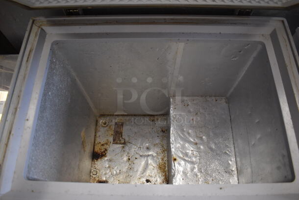 Avantco Chest Freezer on Commercial Casters. 115 Volts, 1 Phase. 32x24x35. Tested and Working! - Image 4 of 5