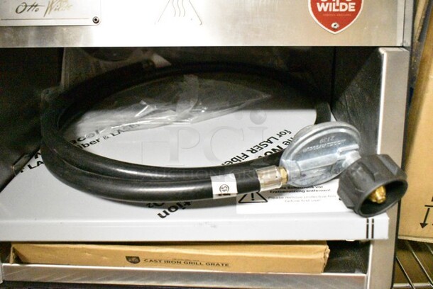 Otto Wilde 41233 Stainless Steel Commercial Countertop Propane Gas Powered Otto Grill. 16,250 BTU.  - Image 7 of 10