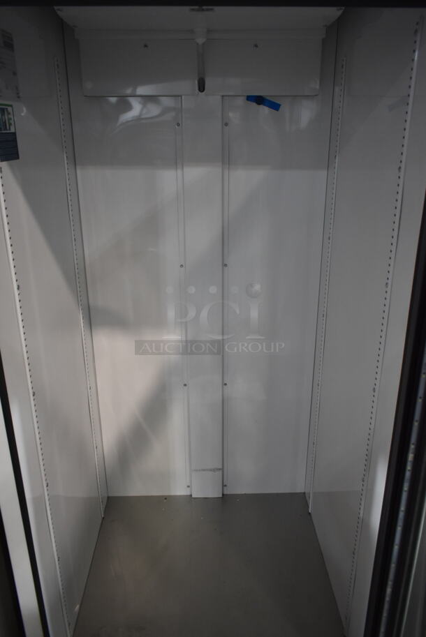 2021 True TSCI-600R-G-PH Metal Commercial Single Door Cooler Merchandiser w/ Poly Coated Racks. 115 Volts, 1 Phase. Tested and Powers On But Does Not Get Cold - Image 4 of 5