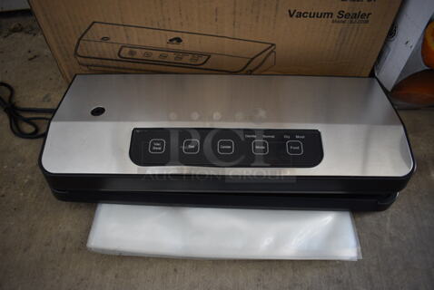 BRAND NEW IN BOX! Easepot SJ-209B Commercial Countertop Vacuum Sealer Machine Seal a Meal Food Saver System. 120 Volts, 1 Phase. 14x6x2.5. Tested and Working!