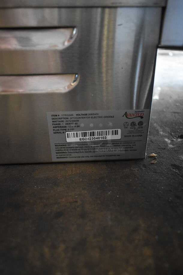 BRAND NEW SCRATCH AND DENT! Avantco 177EG24N Stainless Steel Commercial Countertop Electric Powered Flat Top Griddle. 208/240 Volts, 1 Phase.  - Image 4 of 4