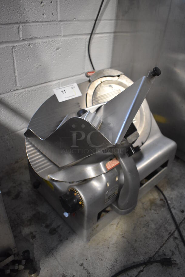 Berkel 818 Stainless Steel Commercial Countertop Automatic Meat Slicer w/ Blade Sharpener. 115 Volts, 1 Phase. 26x17x34. Tested and Working! - Image 4 of 7