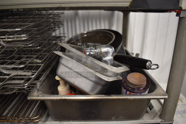 ALL ONE MONEY! Tier Lot of Various Metal Items Including Paper Towel Holder and Racks - Image 3 of 4