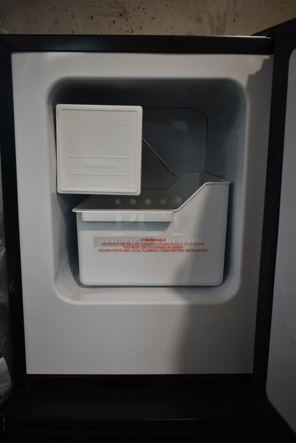 BRAND NEW SCRATCH AND DENT! Whynter UIM-155 15" Built In Ice Maker Machine Stainless Steel 12lb. 115 Volts, 1 Phase. Tested and Working! - Image 4 of 5