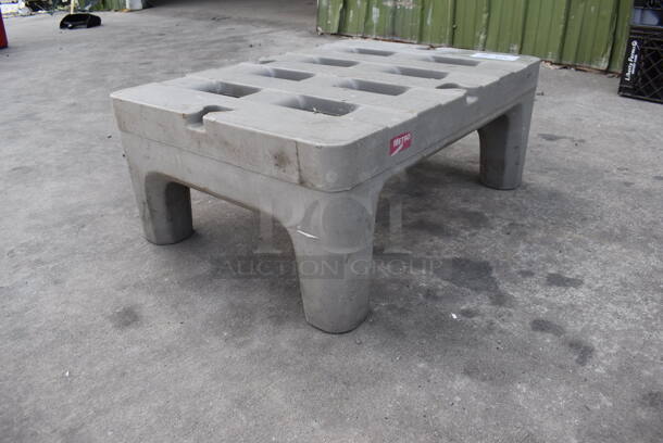 Metro Gray Poly Dunnage Rack. - Image 2 of 5