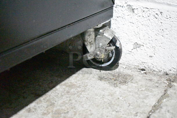 Hatco PFST-1X Metal Commercial Reach In Heated Holding Merchandiser on Commercial Casters. 120 Volts, 1 Phase. Tested and Working!  - Image 2 of 4