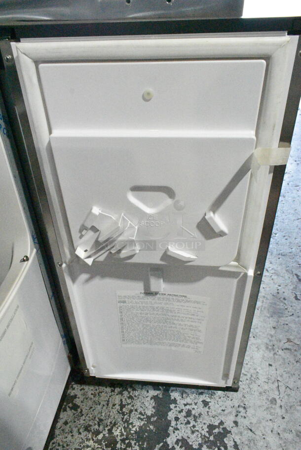 BRAND NEW SCRATCH AND DENT! 2023 Manitowoc USE0050A-161 CrystalCraft Premier USE0050A-161 15" Undercounter Square Cube Ice Machine - 45 lb. 115 Volts, 1 Phase.  - Image 8 of 10
