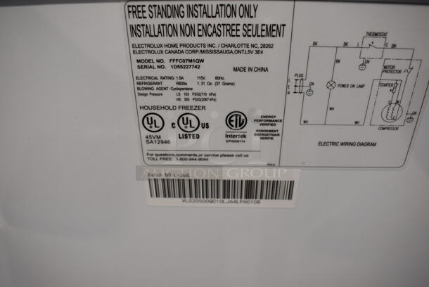 Frigidaire FFFC07M1QW Metal Chest Freezer. 115 Volts, 1 Phase. Tested and Powers On But Does Not Get Cold - Image 5 of 5