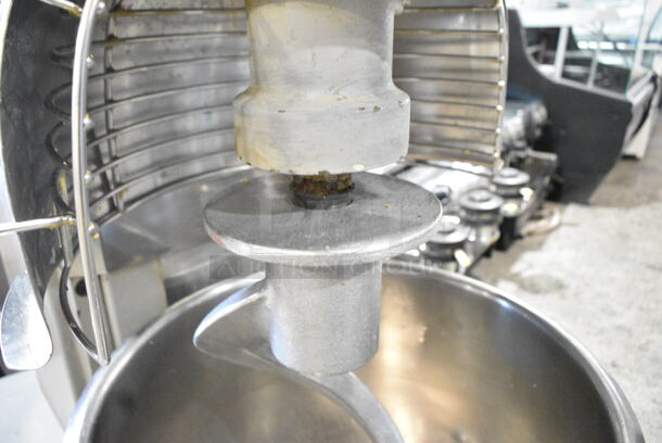 Globe SP62P Metal Commercial Floor Style 60 Quart Planetary Dough Mixer w/ Mixing Bowl, Bowl Guard and Dough Hook Attachment. 220 Volts, 1 Phase. - Image 3 of 7