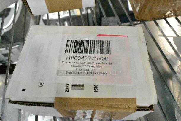 5 BRAND NEW SCRATCH AND DENT! Items Including HP00833152 Vulcan 00-833152 Gauge, Pressure, HP0091310201 Vulcan 00-913102-0176A I, KIT TIMER,SHAFT SEAL&KNOB, HP0085604200 Vulcan 00-856042-00001 Temp Probe, HP0042775900 Vulcan 00-427759-00001 Interface Bd, HP0085464600 Vulcan 00-854646-00001 Temp Probe. 5 Times Your Bid!  - Image 8 of 9