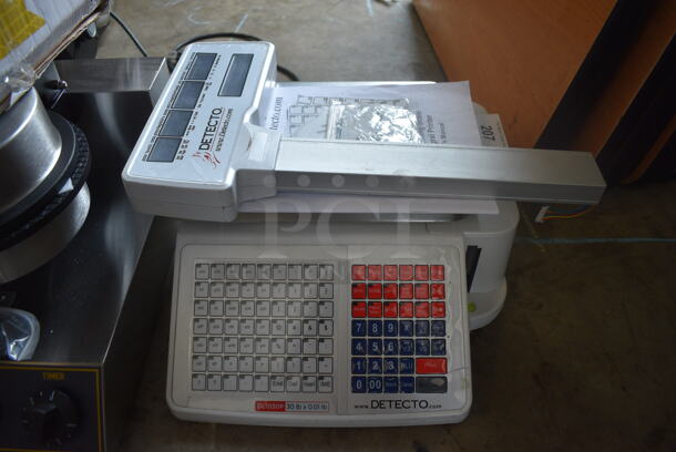 BRAND NEW SCRATCH AND DENT! Detecto Model DL1030P Stainless Steel Commercial Countertop 30 Pound Capacity Food Portioning Scale. 15x16x17.5 - Image 1 of 3