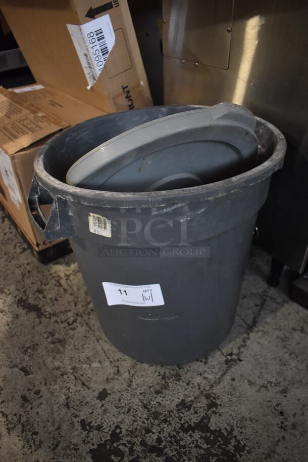 Gray Poly Trash Can w/ Lid. 18x16x18 - Image 3 of 4