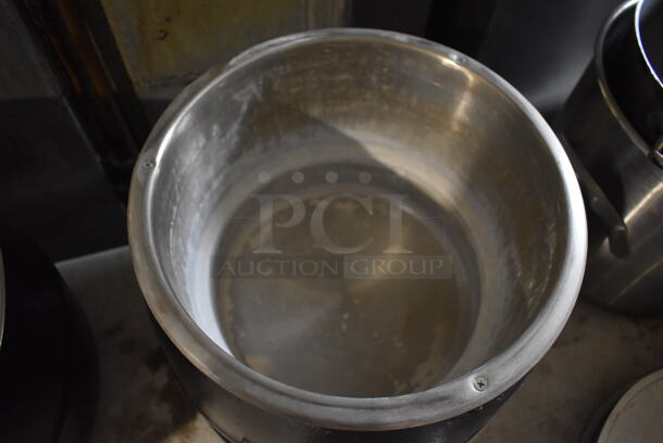 Avantco 177S600 Stainless Steel Commercial Countertop Soup Kettle Food Warmer. 110 Volts, 1 Phase. 17x17x15. Tested and Working! - Image 4 of 8