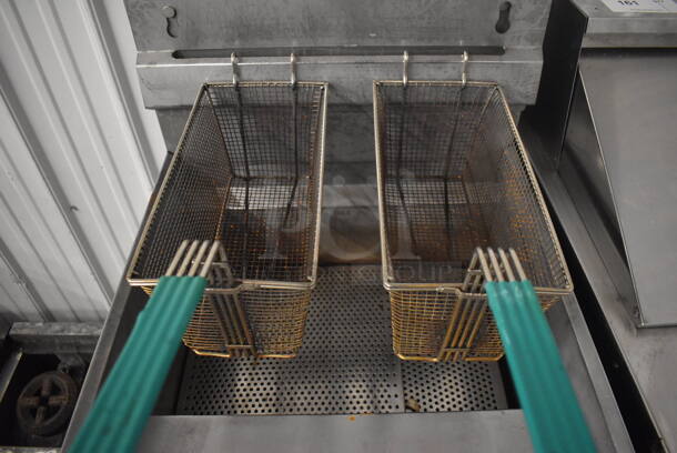 Pantin Stainless Steel Commercial Natural Gas Powered Floor Style Deep Fat Fryer w/ 2 Metal Fry Baskets. 21x31x48 - Image 4 of 6
