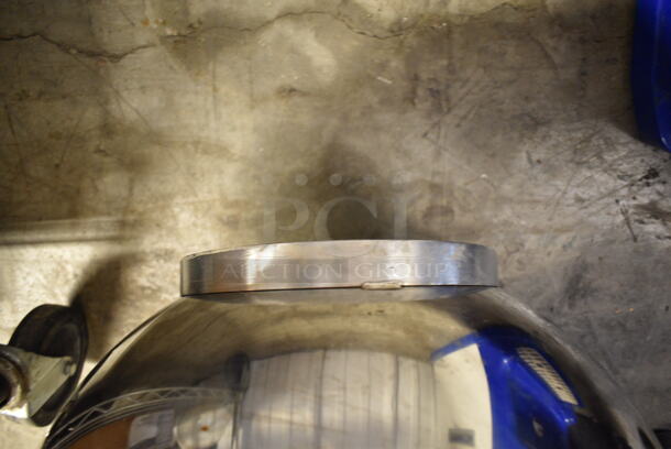 BRAND NEW SCRATCH AND DENT! Stainless Steel Mixing Bowl.  - Image 8 of 10