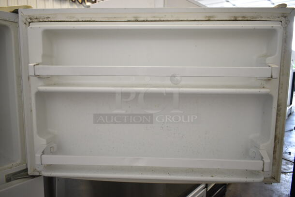 Whirlpool ET1WTKXKQ05 Metal Cooler Freezer Combo Unit. 115 Volts, 1 Phase. Tested and Does Not Power On
 - Image 3 of 6
