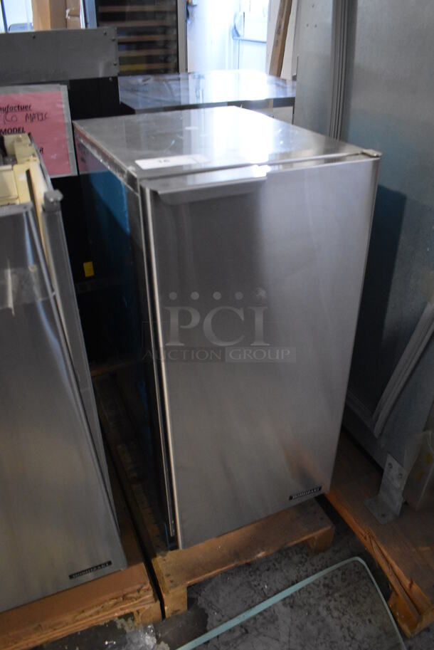 LIKE NEW! 2011 Hoshizaki AM-50BAE Stainless Steel Commercial Self Contained Slim Line Ice Machine. 115-120 Volts, 1 Phase. Unit Has Only Been Used a Few Times! - Image 2 of 7