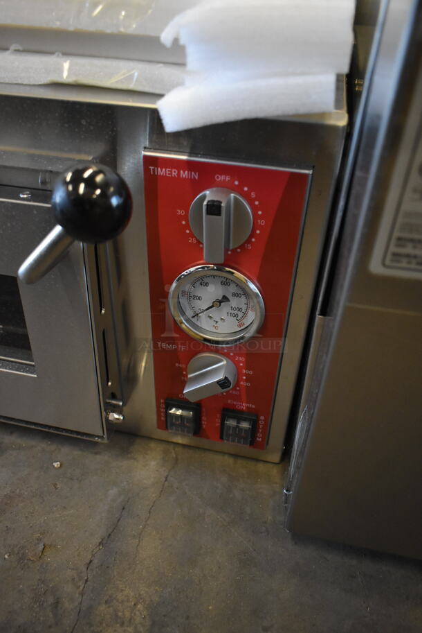 BRAND NEW SCRATCH AND DENT! Avantco 177DPO18S Stainless Steel Commercial Single Deck Countertop Pizza/Bakery Oven. Comes w/ Cooking Stone. 120 Volts, 1 Phase. Tested and Working! - Image 3 of 5