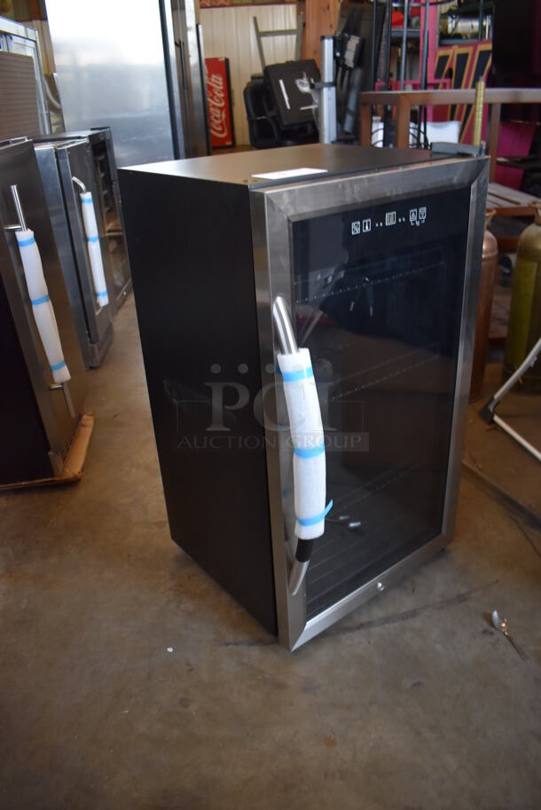 Avanti BCA306SS-IS Metal Commercial Mini Cooler Merchandiser. 115 Volts, 1 Phase. Tested and Working! - Image 2 of 6