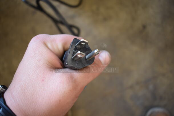 Avanti BCA306SS-IS Metal Commercial Mini Cooler Merchandiser. 115 Volts, 1 Phase. Tested and Working! - Image 6 of 6